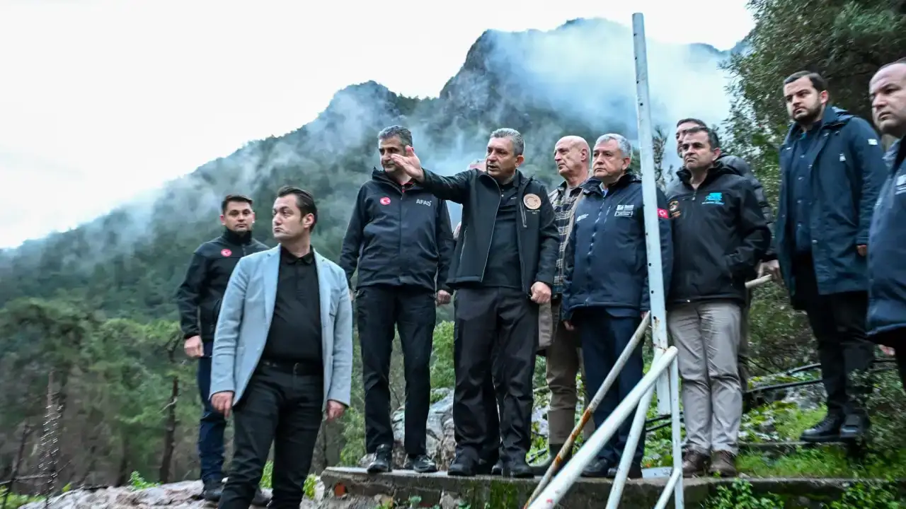 antalya-valisi-sahin-kriz-masasini-topladi-alanya-dim-cayinda-su-seviyesi-yukseldi