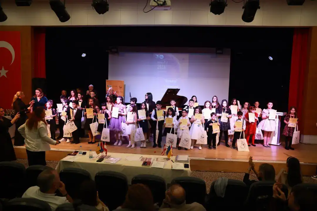 antalyada-uluslararasi-nota-soleni-barcarola-genc-yetenekleri-bulusturdu