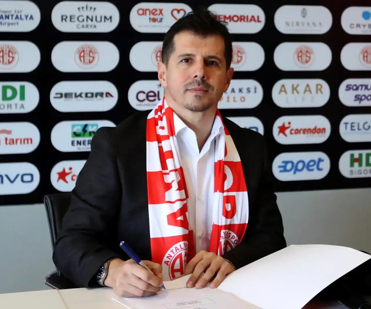 antalyasporda-inisli-cikisli-sezon-3-teknik-direktor-transfer-yasagi-ve-zorlu-5-mac