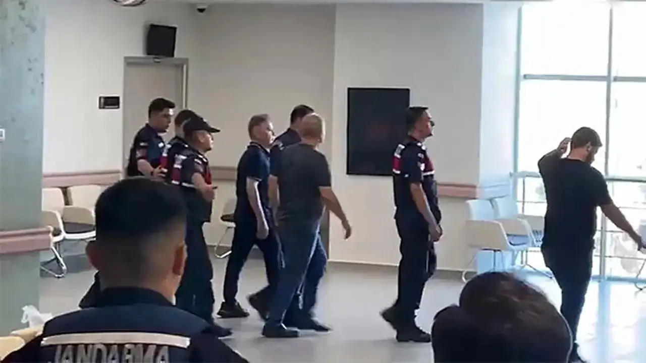 tutuklu-antalya-buyuksehir-belediye-baskani-muhittin-bocekin-saglik-durumu-kotulesti