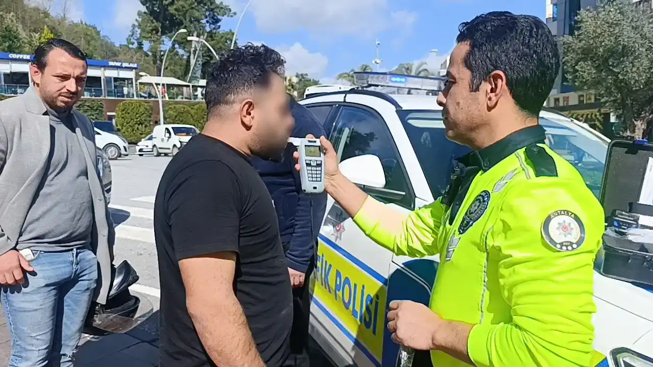 manavgatta-kaza-yapip-polisi-cagiran-motosikletli-cezadan-kacamadi