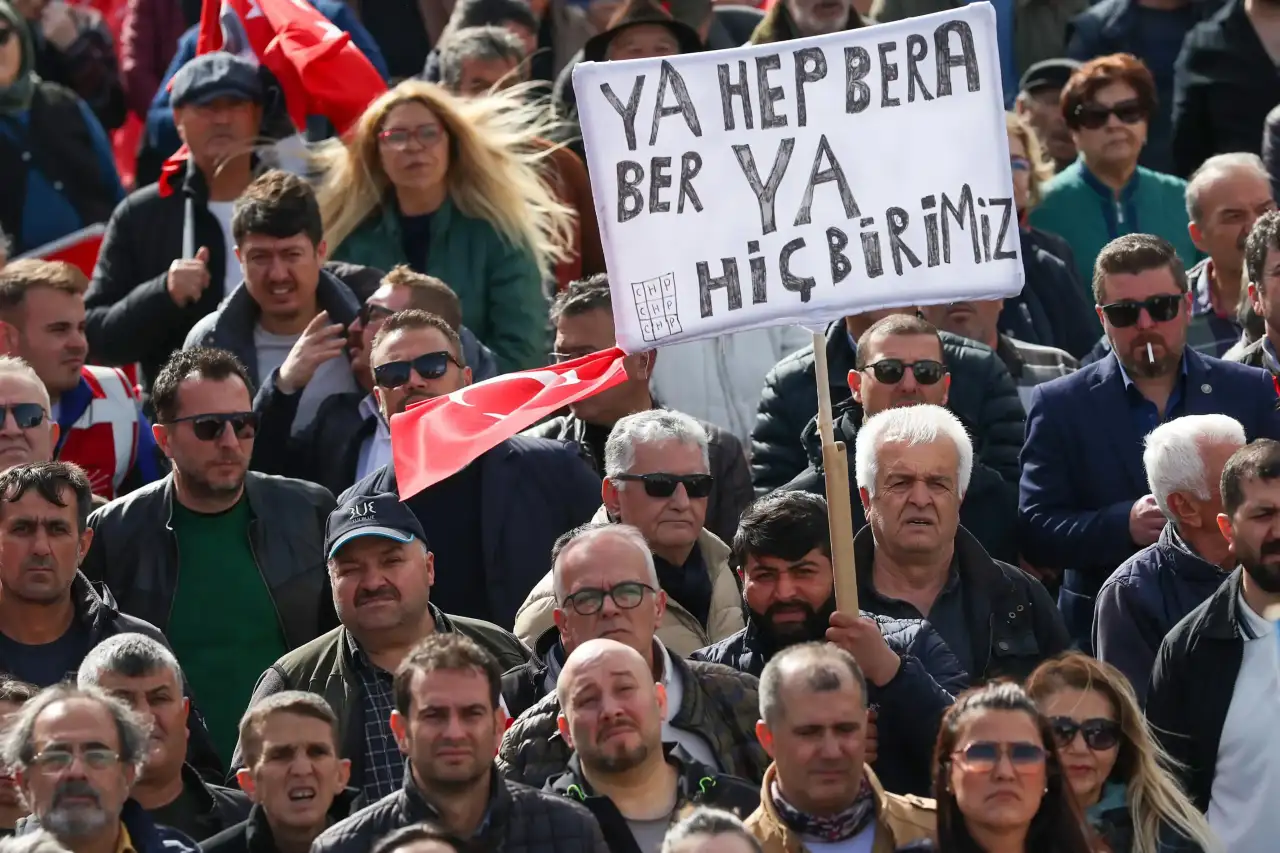 ozgur-ozelden-mugla-cikisi-mugladan-kepceyle-alip-cay-kasigiyla-veriyorlar