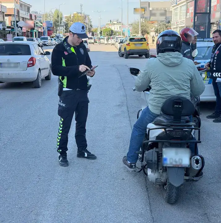 antalyada-trafik-denetimi-nefes-kesti-25-binden-fazla-ceza