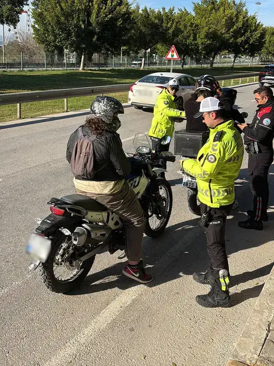 antalyada-trafik-denetimi-nefes-kesti-25-binden-fazla-ceza