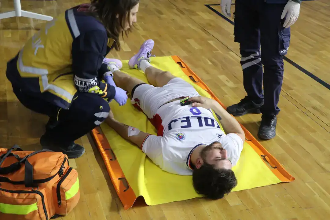 burdurda-hentbol-macinda-korkutan-sakatlik