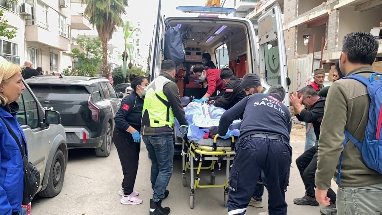 metrelerce-yuksekten-dustu-muratpasada-yurek-yakan-is-kazasi