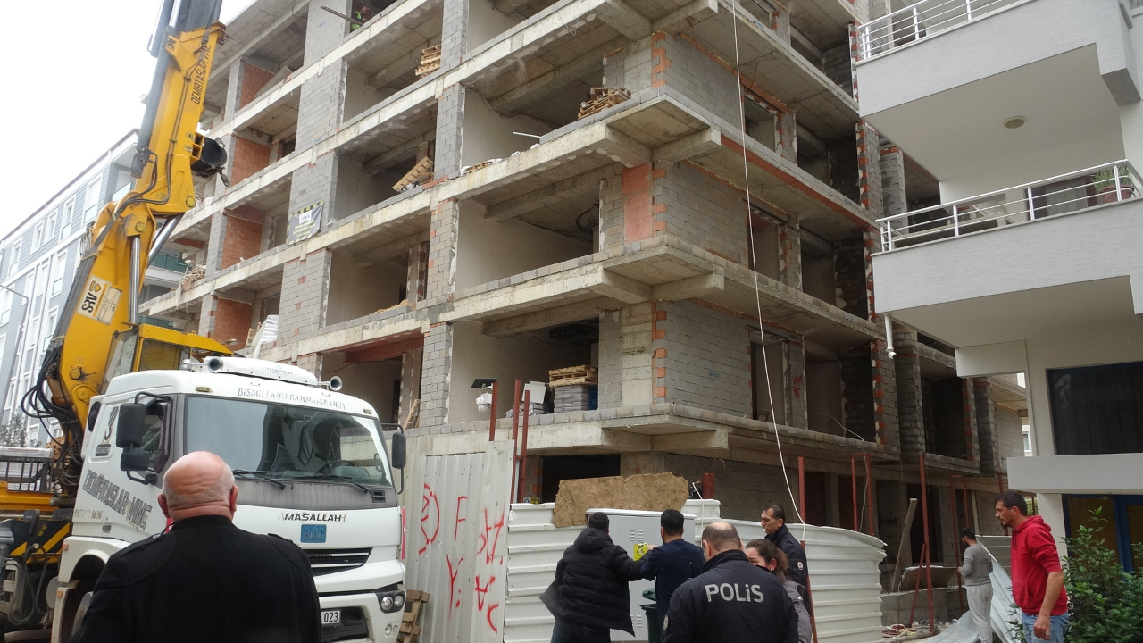 metrelerce-yuksekten-dustu-muratpasada-yurek-yakan-is-kazasi