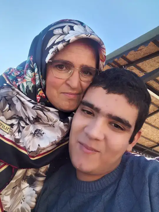 otizmli-muhammetin-antalya-disina-sevki-aileyi-caresiz-birakti