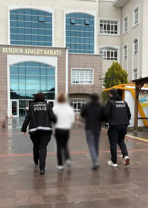 burdurda-narkotik-polisi-17-gun-takip-edip-yakaladi