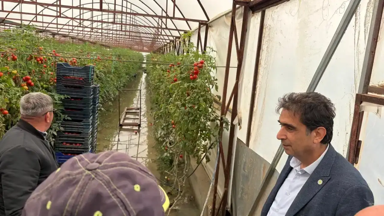 iyi-parti-antalya-il-baskani-kayadan-kastaki-sel-felaketine-sert-tepki