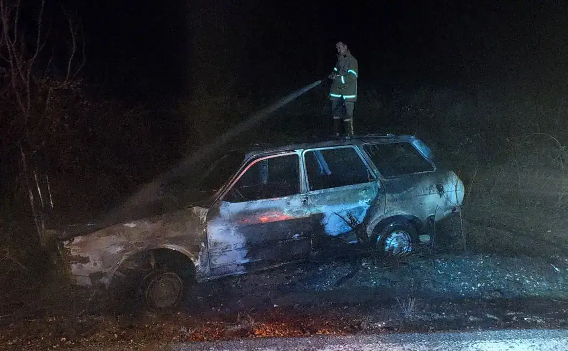 yesilovada-otomobil-demir-yiginina-dondu