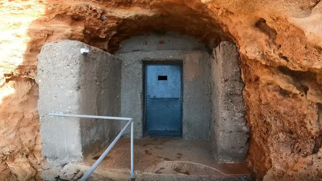 antalya-falezlerdeki-goruntuler-sonrasi-kaymakamlik-harekete-gecti