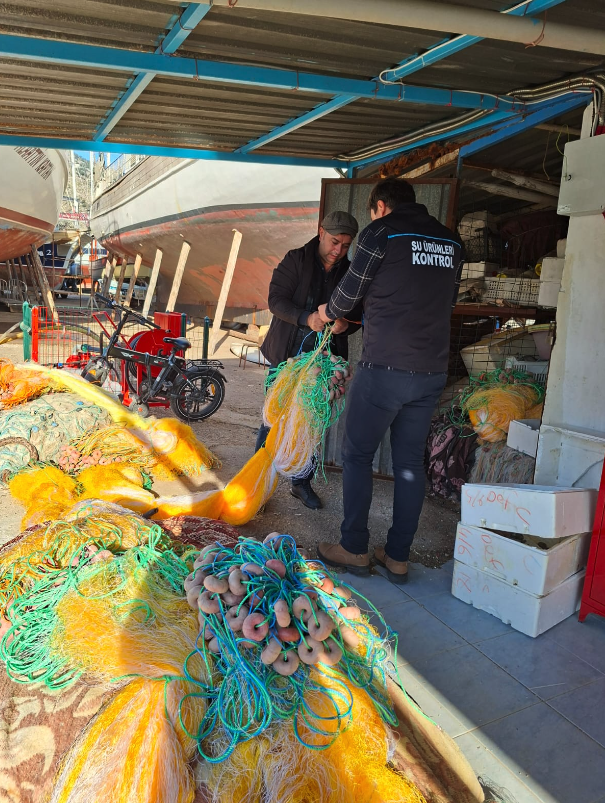 antalyada-su-urunlerine-yakin-takip-finikede-av-araclari-markalandi