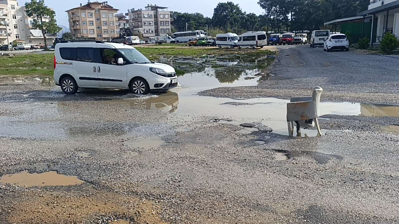 manavgatta-yollara-sasirtan-onlem