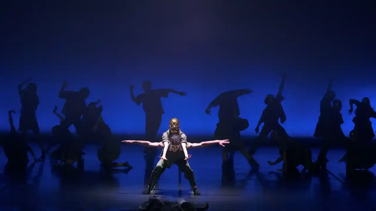 modern-dansin-buyusu-antalyada-son-kez-sahneleniyor