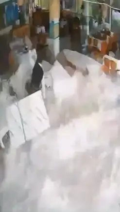 alanyada-dev-dalgalar-balik-lokantasini-basti