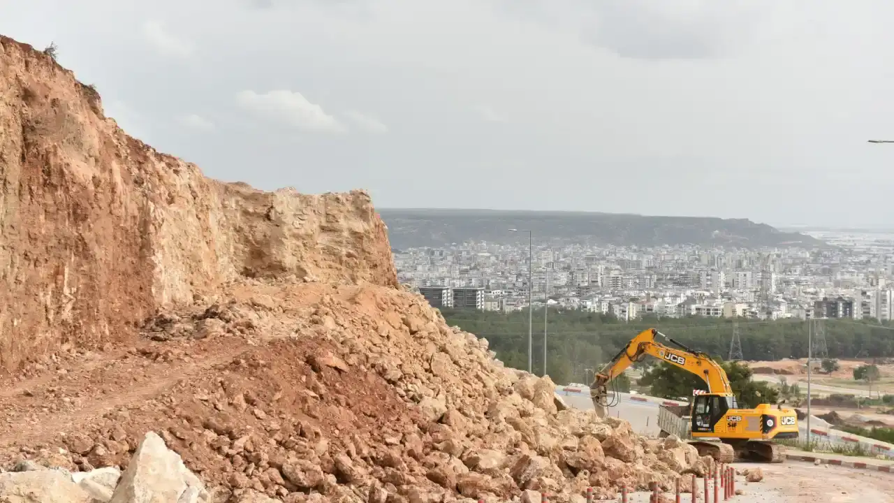 kepezde-heyelan-riskli-alan-kademeli-olarak-islah-ediliyor