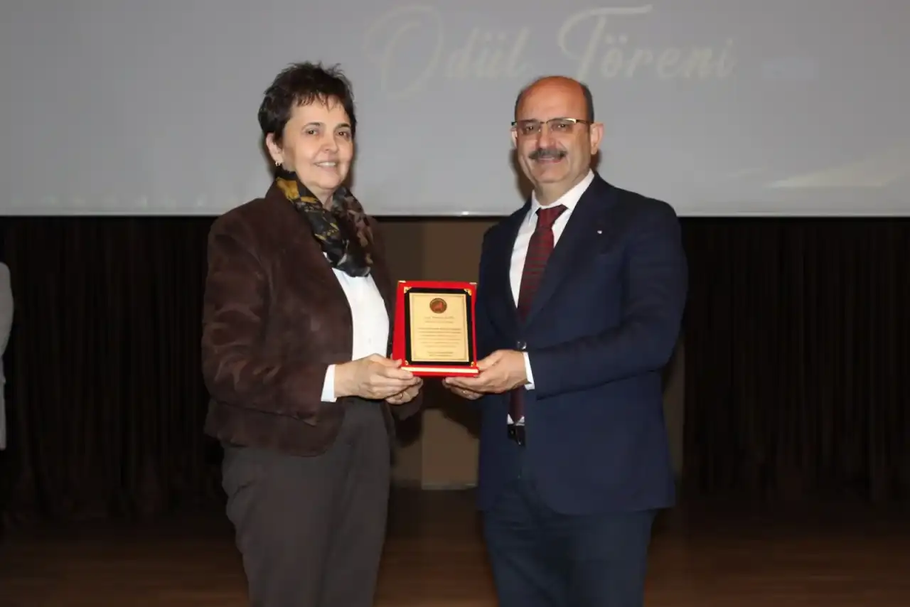 akdeniz-universitesinde-duyarlilik-odulleri-sahiplerini-buldu