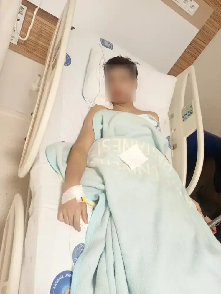 antalyada-okulda-akran-zorbaligi-iddiasi-15-yasindaki-ogrencinin-cenesi-kirildi-2