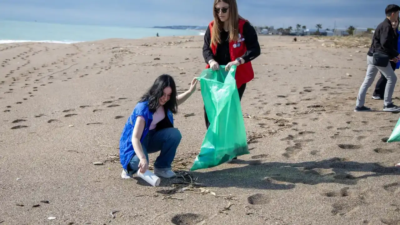 manavgat-kiyilarinda-cevre-seferberligi