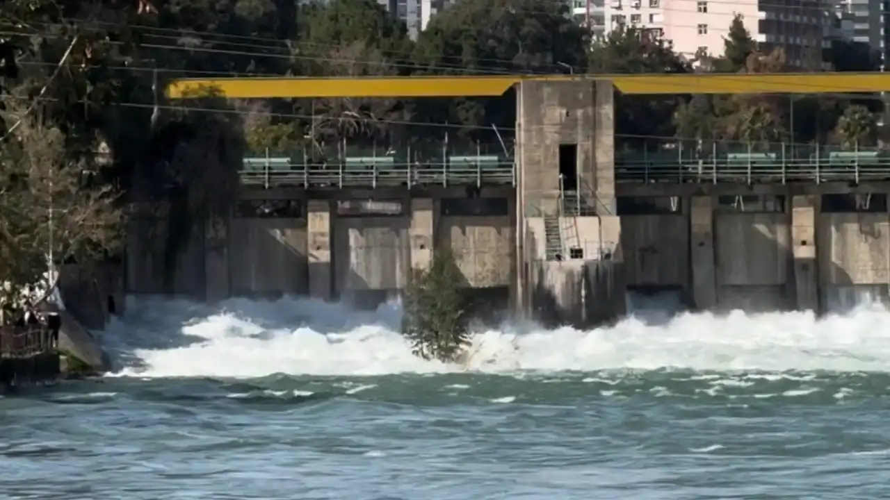 adananin-narenciye-bahceleri-sular-altinda-kaldi