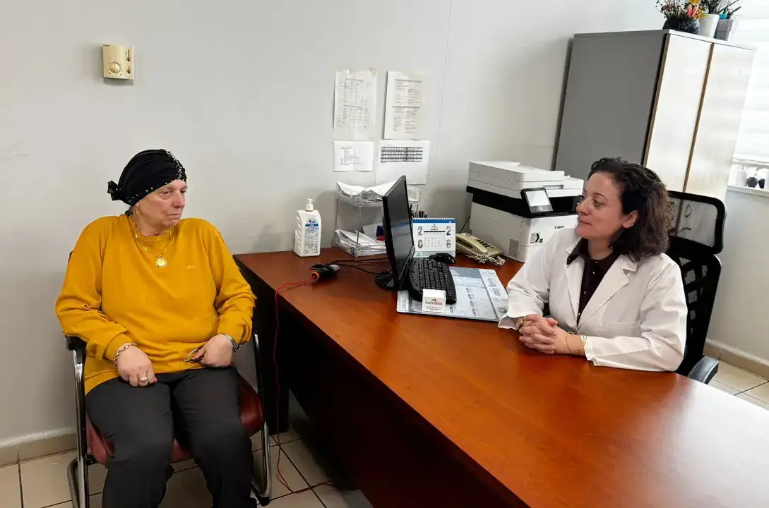 evladinin-elinden-sifa-buldu-artvinli-asiye-teyze-antalyada-hayata-dondu