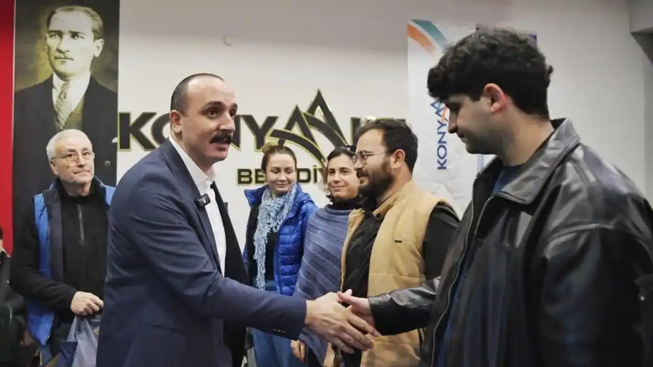 konyaaltinda-bilim-bulusmasi-yapay-zekanin-yanilma-payi-konusuldu