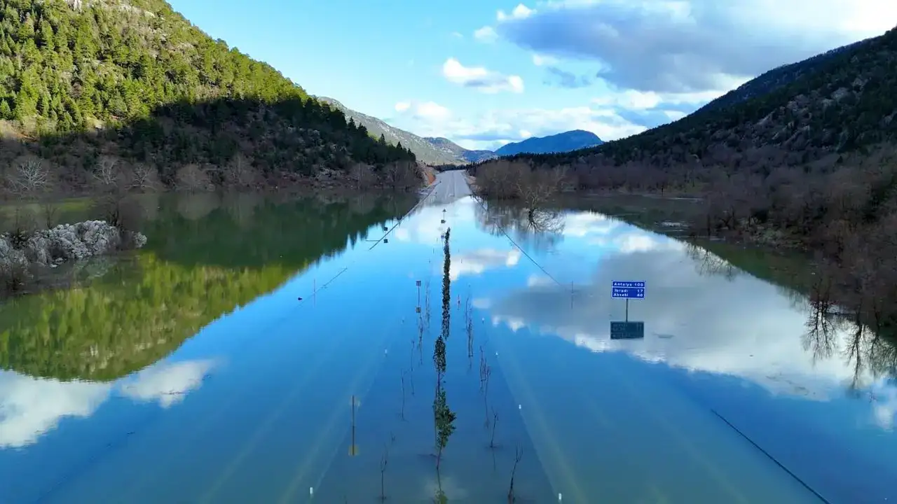 su-altinda-kalan-antalya-konya-yolundan-seslendi-bilimsel-ve-tarihsel-verilerden-yararlanilmadi