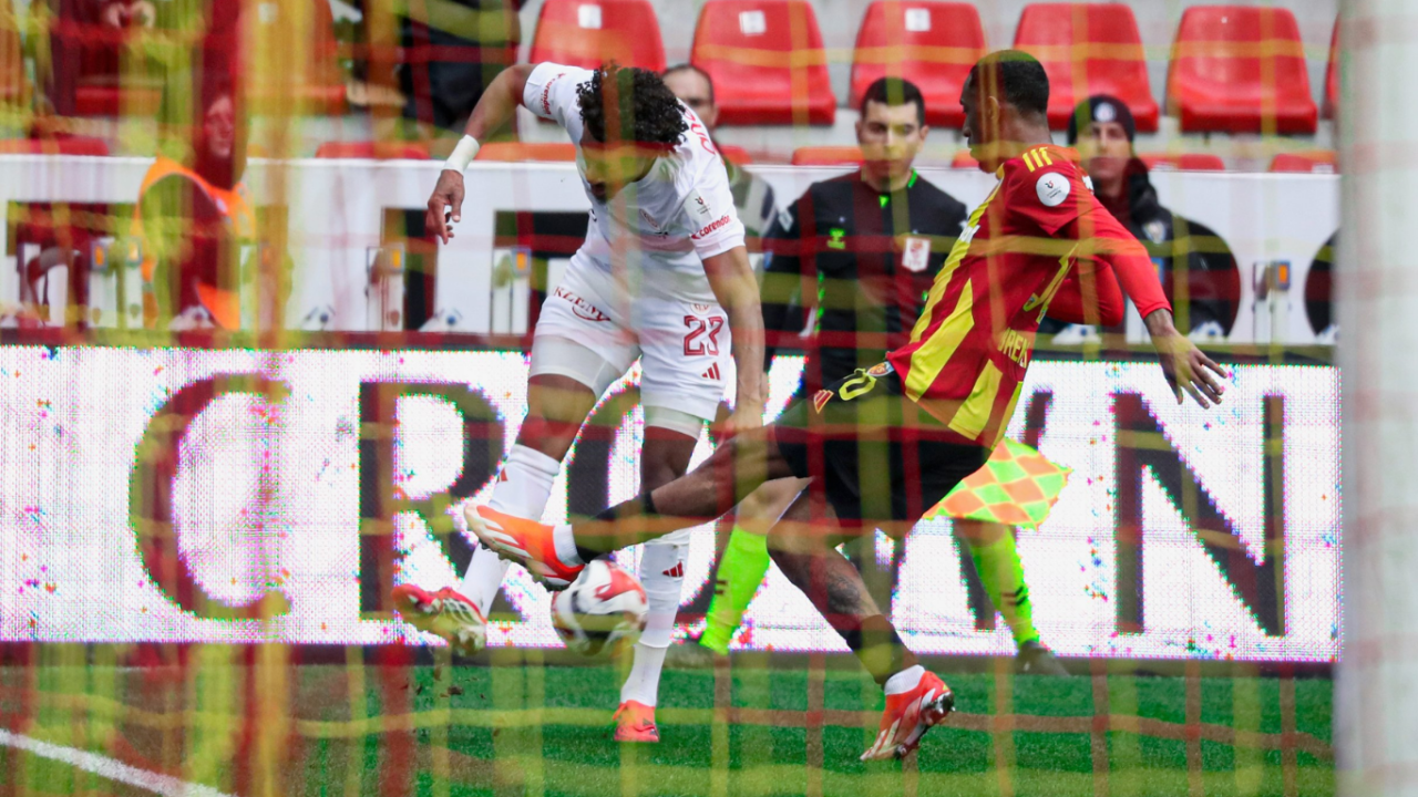 antalyaspordan-net-galibiyet-filenin-akrepleri-set-vermedi