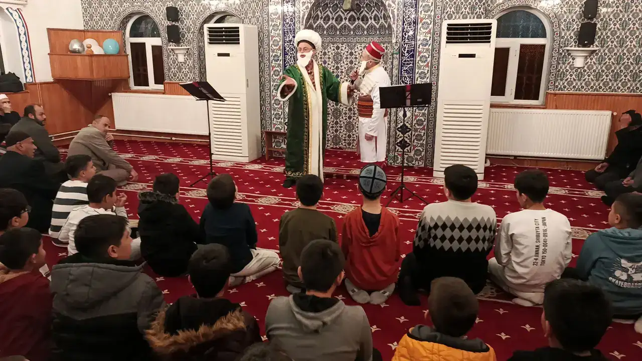 burdurda-camide-cocuklara-nasreddin-hoca-surprizi