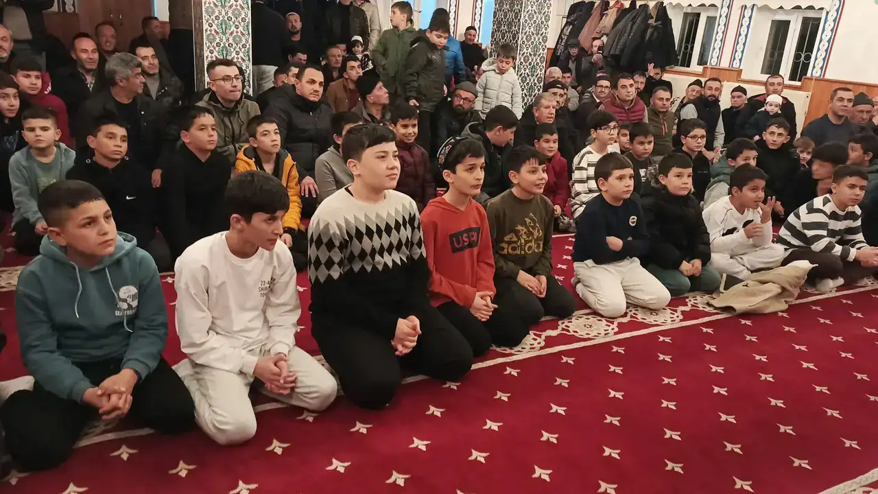 burdurda-camide-cocuklara-nasreddin-hoca-surprizi