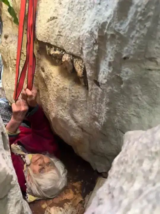 serikte-endiseli-bekleyiste-mutlu-son-yariga-dusen-ayse-nine-kurtarildi