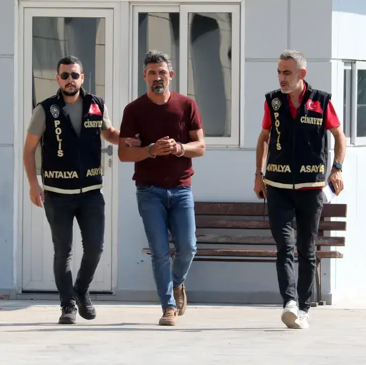 antalyada-hanim-bicer-cinayeti-kan-donduran-detaylar-iddianamede