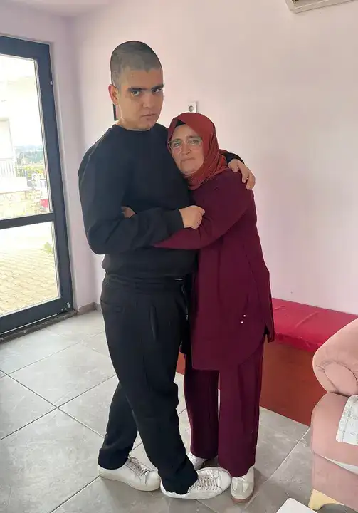 falezlerdeki-ciglik-mutlu-sonla-bitti-muhammet-ve-ailesi-kucaklasti