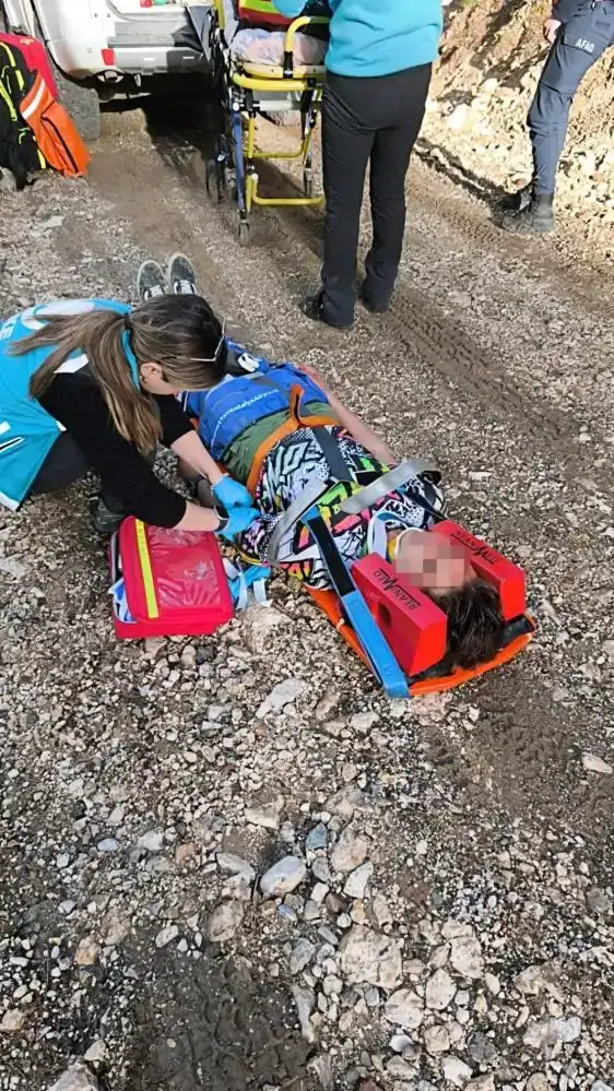 konyaaltidan-faciadan-donuldu-genc-bisikletci-10-metrelik-sarampole-uctu