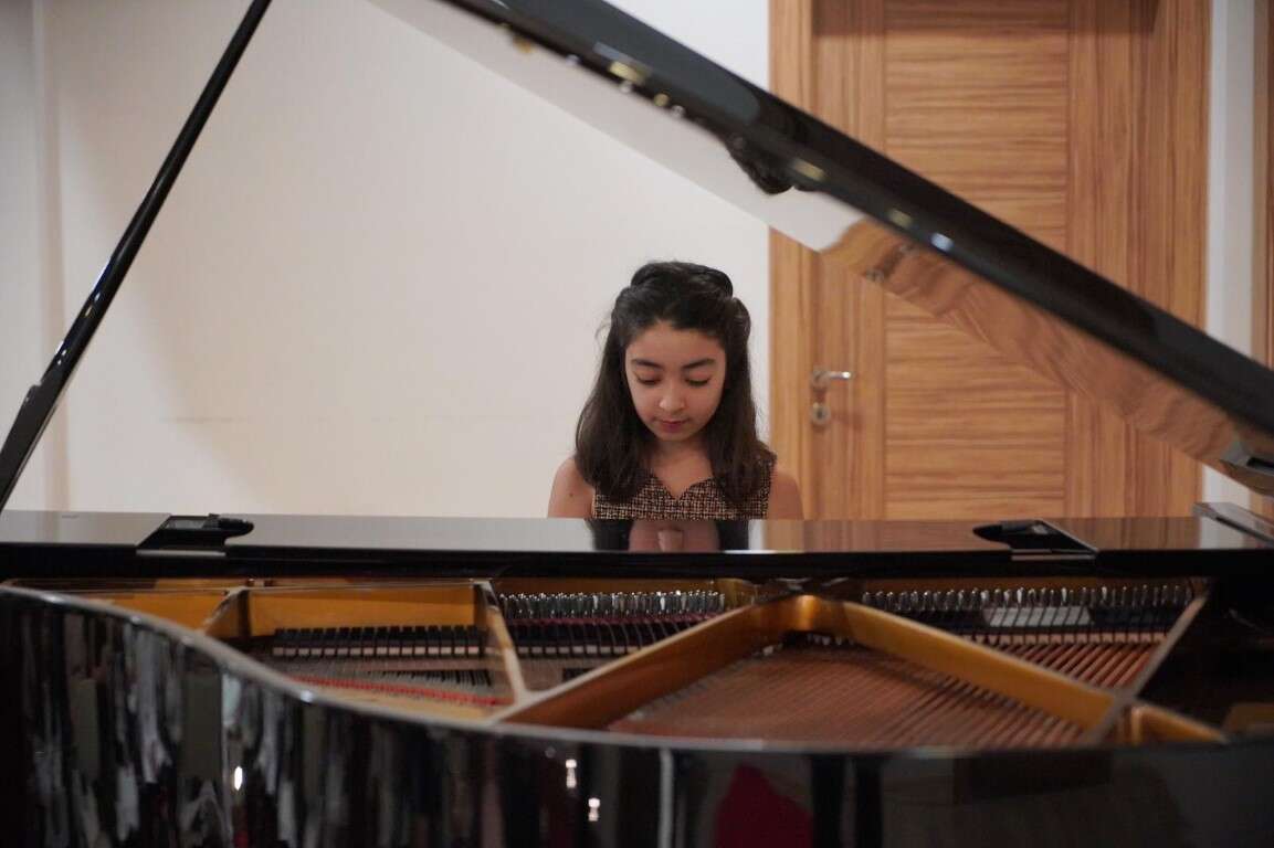 konyaaltinda-piyano-resitali-gelecegin-virtuozleri-sahnede