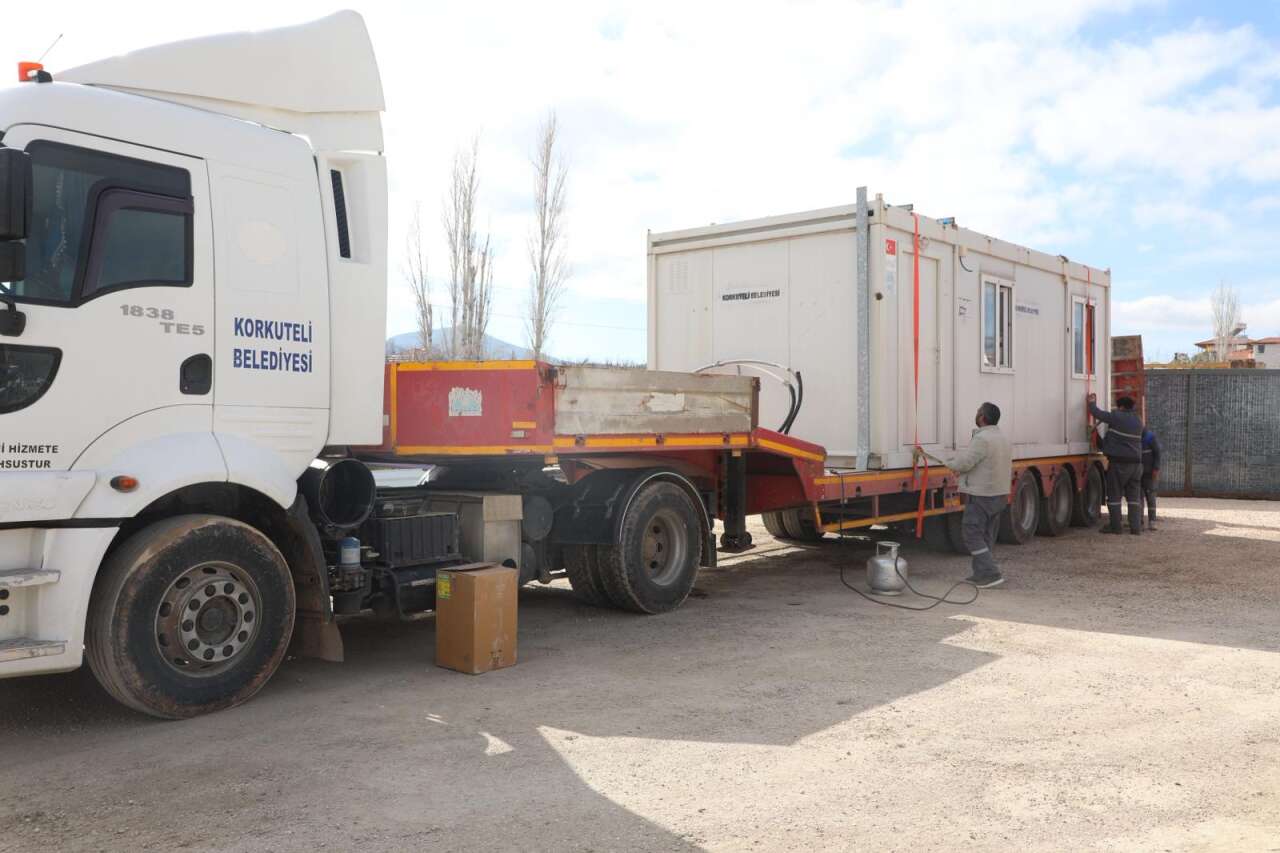 korkuteli-belediyesi-yaralari-sardi