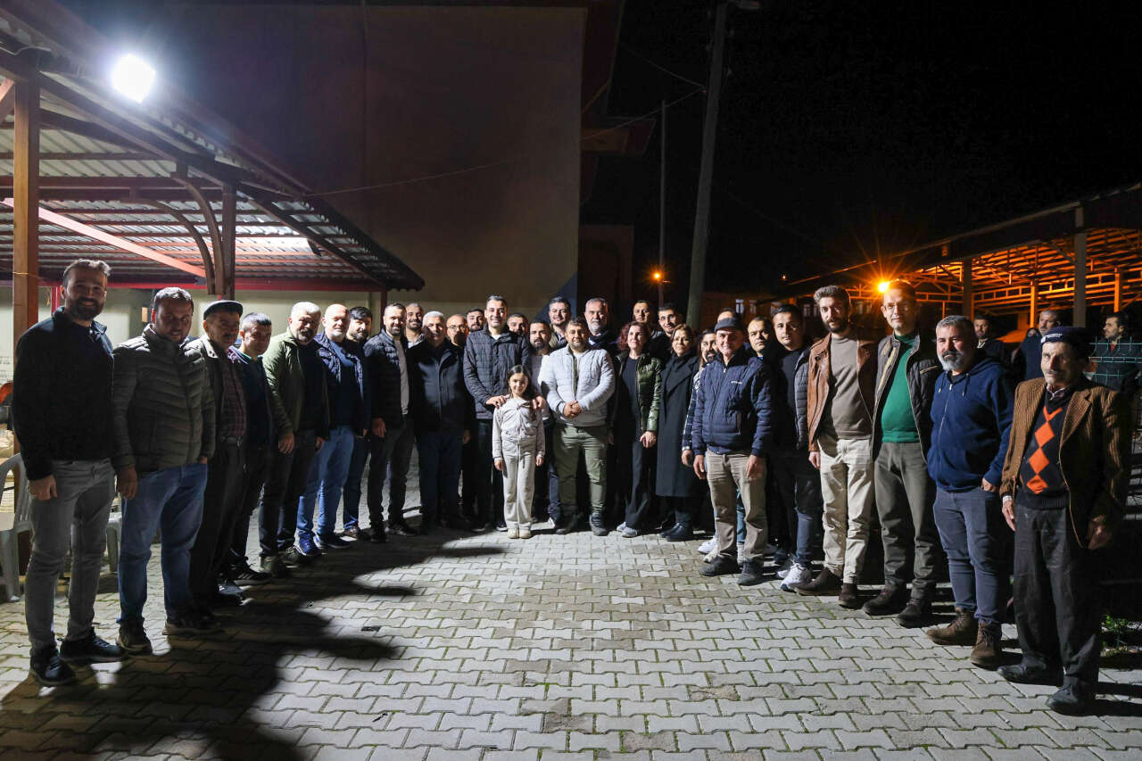 manavgatta-iftar-mesaisi-milletvekilleri-ve-vatandaslar-ayni-sofrada