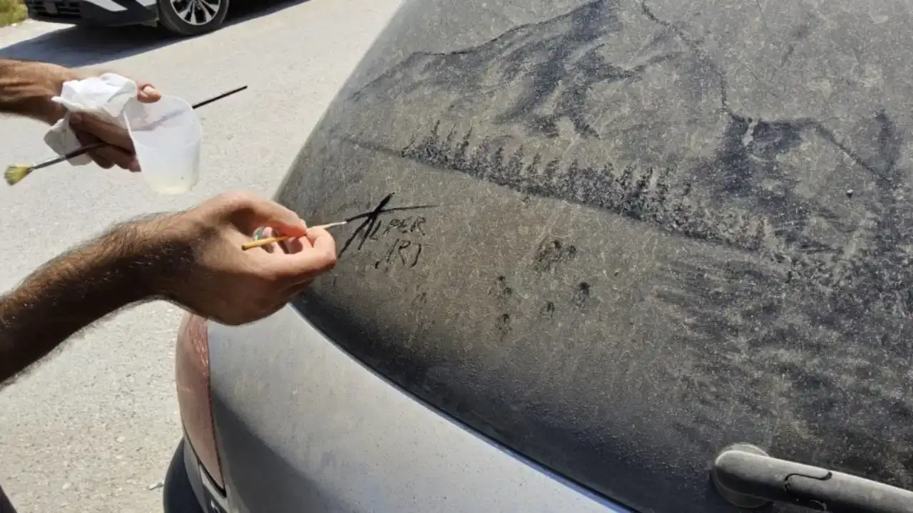 antalyada-isitme-engelli-alper-tozlu-arac-camlarini-sanata-donusturuyor