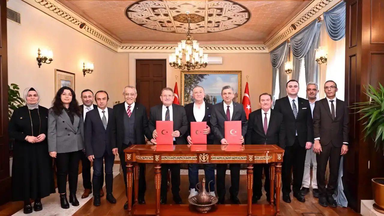 antalyaya-iki-yeni-aile-sagligi-merkezi-valilikte-protokol-imzalandi