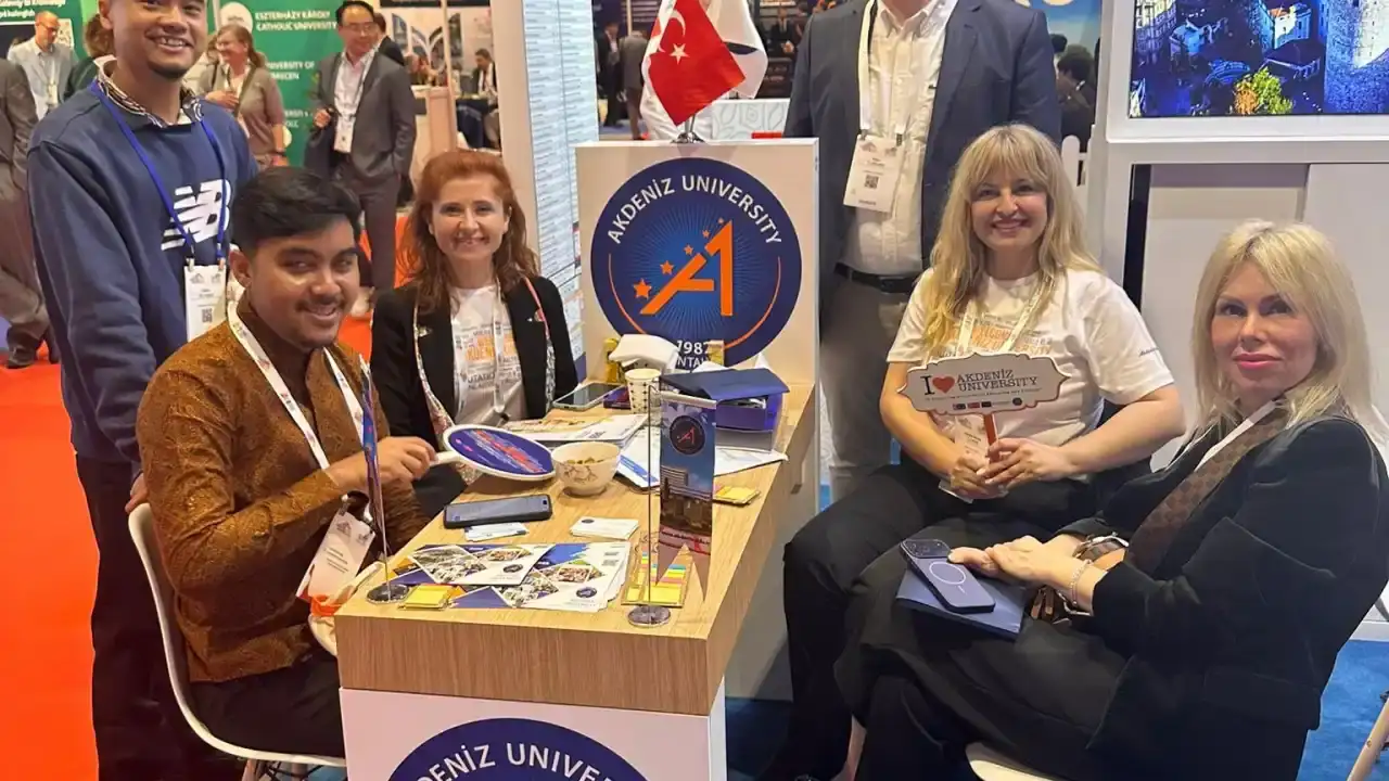 akdeniz-universitesi-hong-kongda-hedef-kuresel-akademik-is-birligi