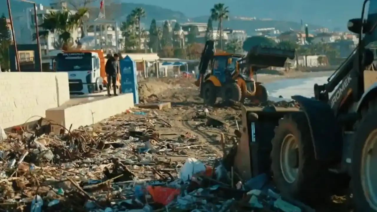 alanya-sahillerinde-kapsamli-temizlik