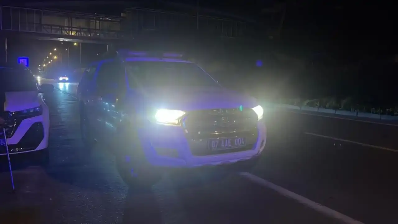 alanyada-kayaliklardan-dusen-adam-film-gibi-operasyonla-kurtarildi-1