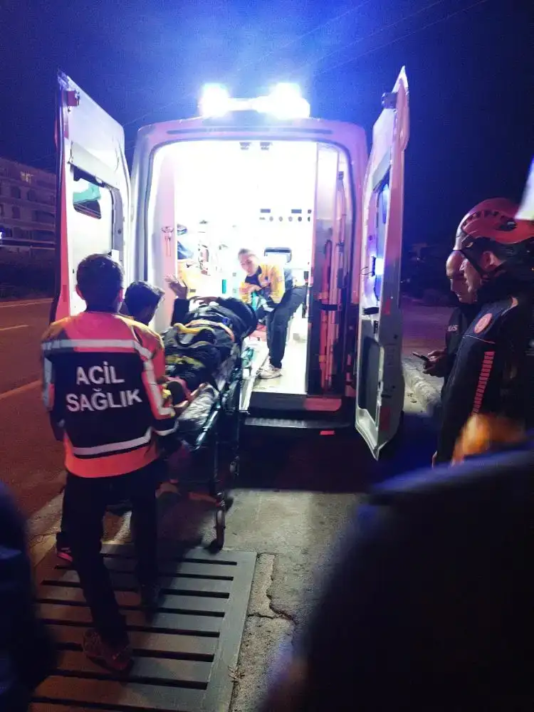 alanyada-kayaliklardan-dusen-adam-film-gibi-operasyonla-kurtarildi-1