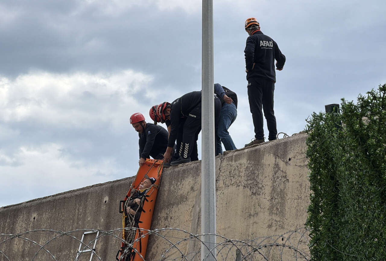 antalya-balikci-barinaginda-korku-dolu-anlar