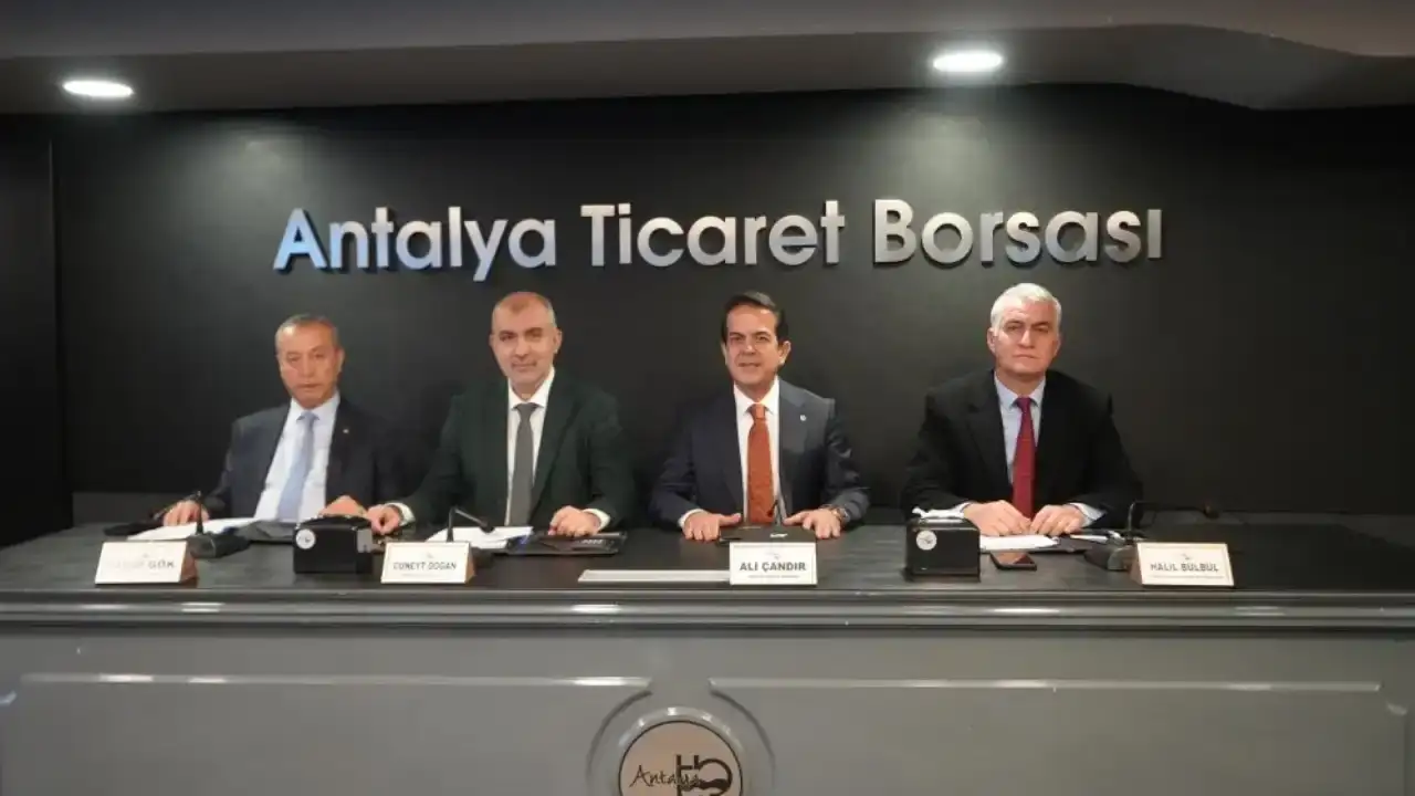 atb-baskani-candir-acikladi-antalyada-14-bin-dekar-tarim-alani-yagistan-etkilendi
