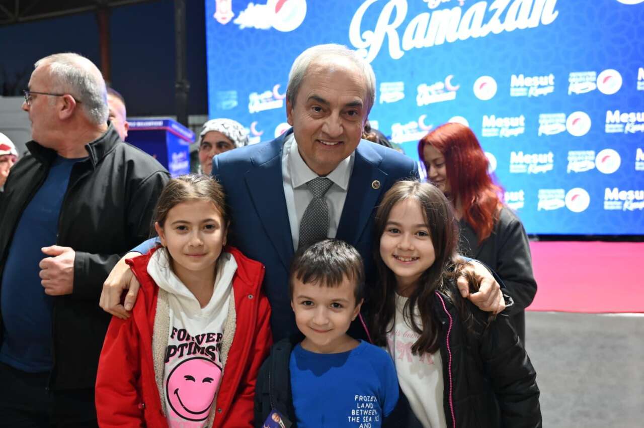 kepez-belediyesinden-altinovada-iftar-bulusmasi-4-mahalle-ayni-sofrada