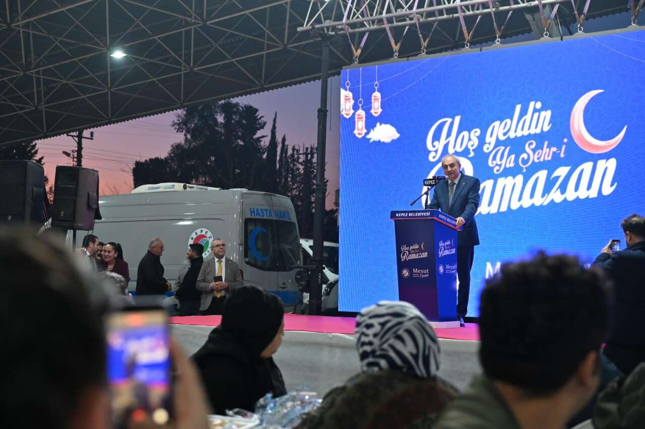 kepez-belediyesinden-altinovada-iftar-bulusmasi-4-mahalle-ayni-sofrada