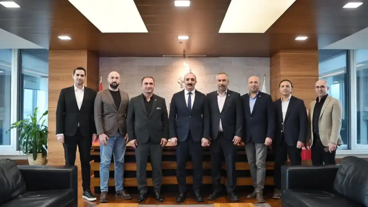 konyaalti-belediyesi-memurlarina-sevindirici-haber-tum-yerel-sen-ile-sozlesme-imzalandi