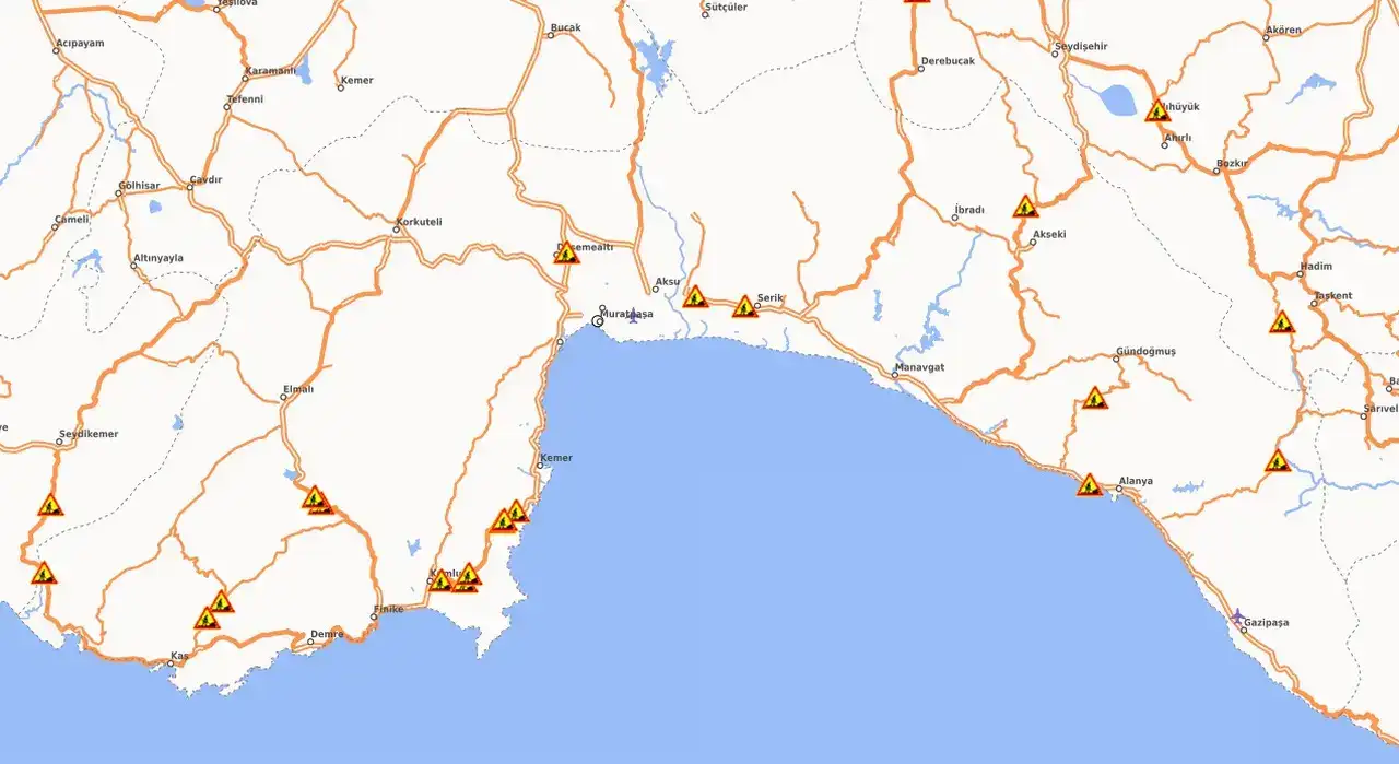 antalya-trafiginde-yol-alarmi-9-ilcede-18-kritik-nokta